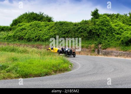 Zwei T35-er-Wagen von der 1000-Meilen-Rennbahn Stockfoto