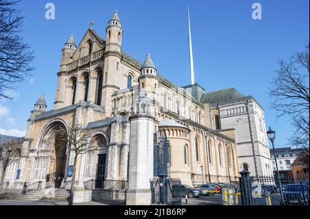 Belfast, Großbritannien - 21. Februar 2022: St Anne’s Cathedral in Belfast Nordirland. Stockfoto