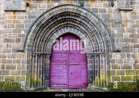 NOTRE DAME COLLEGIATE CHURCH, HERMENT, (63) PUY DE DOME, AUVERGNE Stockfoto