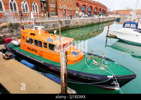 Estuary Services Limited, ESL, Pilotboot Estuary Escort, mit Liegeplatz im Ramsgate Royal Harbour. Kent, England Stockfoto