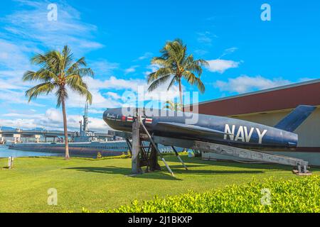 Pearl Harbor, Honolulu, Oahu, Hawaii, Vereinigte Staaten - August 2016: SSM N-8 Regulus 1 nukleare Cruise Rakete des Kalten Krieges 1950s-1960s. Befindet sich in Stockfoto