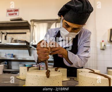 Konditorei der Patisserie Petek Pastanesi in Famagusta, Türkische Republik Nordzypern (TRNC) Stockfoto