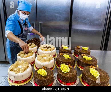 Konditorei der Patisserie Petek Pastanesi in Famagusta, Türkische Republik Nordzypern (TRNC) Stockfoto