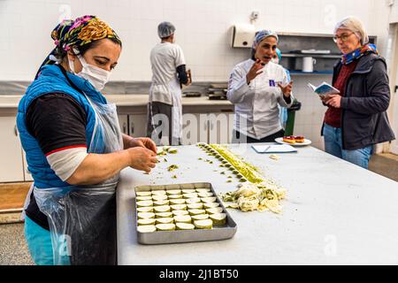 Konditorei der Patisserie Petek Pastanesi in Famagusta, Türkische Republik Nordzypern (TRNC) Stockfoto