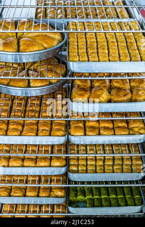 Konditorei der Patisserie Petek Pastanesi in Famagusta, Türkische Republik Nordzypern (TRNC) Stockfoto