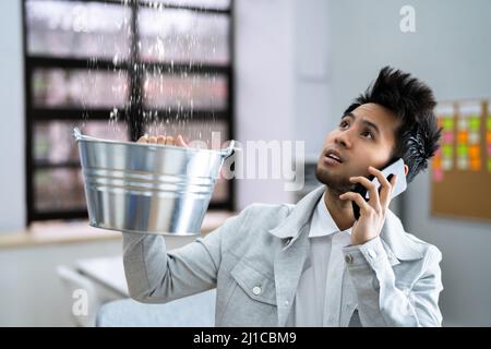 Wasserflut Und Rohrleck Im Haus Stockfoto