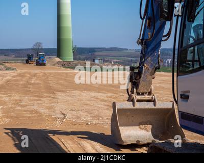 Bagger mit Schaufel auf einer Baustelle Stockfoto
