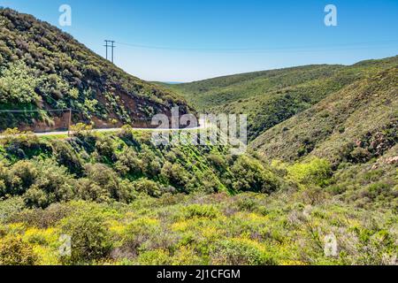 California State Route 23, Decker Road in den Santa Monica Mountains in der Nähe von Malibu, Los Angeles, Kalifornien, USA. Stockfoto