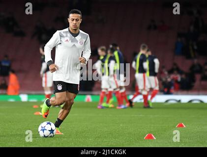 LONDON, ENGLAND - 7. MÄRZ 2017: Thiago Alcantara von Bayern vor der zweiten Etappe der UEFA Champions League Runde von 16 zwischen Arsenal FC und Bayern München im Emirates Stadium. Copyright: Cosmin Iftode/Picstaff Stockfoto