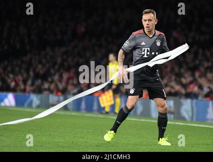 LONDON, ENGLAND - 7. MÄRZ 2017: Rafinha von Bayern im Rahmen der zweiten Etappe der UEFA Champions League Runde 16 zwischen dem FC Arsenal und Bayern München im Emirates Stadium. Copyright: Cosmin Iftode/Picstaff Stockfoto