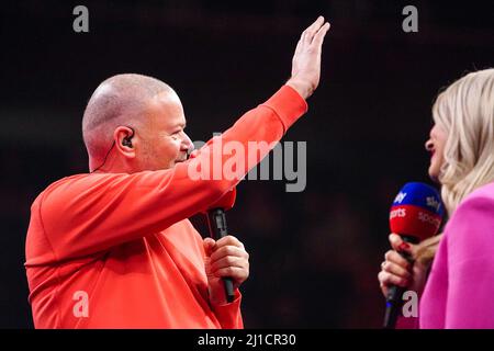 ROTTERDAM, NIEDERLANDE - 24. MÄRZ: Raymond van Barneveld während des siebten Tages der Cazoo Premier League 2022 in Ahoy am 24. März 2022 in Rotterdam, Niederlande (Foto: Joris Verwijst/Orange Picters) Stockfoto