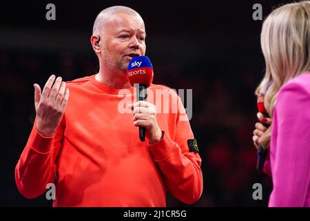 ROTTERDAM, NIEDERLANDE - 24. MÄRZ: Raymond van Barneveld während des siebten Tages der Cazoo Premier League 2022 in Ahoy am 24. März 2022 in Rotterdam, Niederlande (Foto: Joris Verwijst/Orange Picters) Stockfoto