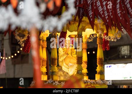 Idol von Shri Saibaba trug Palanquin bei der Shigmo Parade in Ponda, Goa Stockfoto