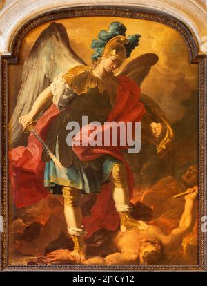 BARI, ITALIEN - 3. MÄRZ 2022: Das Gemälde des heiligen Micheal-Erzengels in der Krypta der Basilica di San Nicola von einem unbekannten Künstler aus dem 17. Jh. Stockfoto