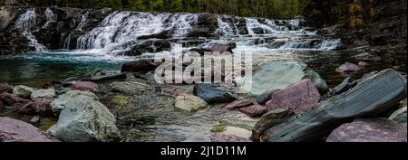 Die Sacred Dancing Cascades auf McDonald Creek, Glacier National Park, Montana, USA Stockfoto