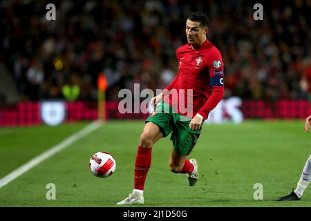 Porto, Portugal. 24. März 2022. Portugals Stürmer Cristiano Ronaldo in Aktion .während des FIFA World Cup Qualifier Knockout-Spiels 2022 zwischen Portugal und der Türkei im Dragao-Stadion in Porto, Portugal, am 24. März 2022. (Bild: © Pedro Fiuza/ZUMA Press Wire) Stockfoto