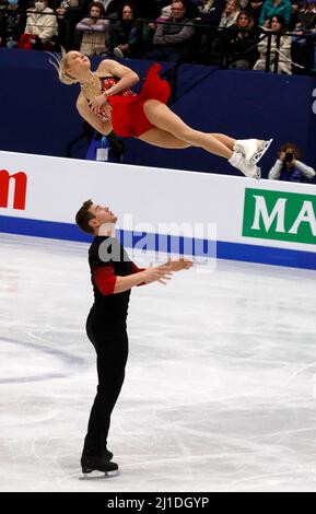 DIE US Alexa Scimeca-Knierim und Brandon Frazier treten am 23. März 2022 beim Kurzprogramm der beiden bei den ISU-Eiskunstlauf-Weltmeisterschaften in Montpellier, Südfrankreich, auf.Foto von Patrick Aventurier/ABACAPRESS.COM Stockfoto