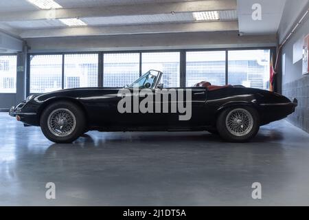 BARCELONA, SPANIEN, 25. MAI 2021: 1971 Roadster der Jaguar E-Type-Serie 3 V12 Stockfoto