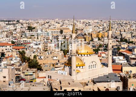 Die Skyline der Stadt Madaba, Gouvernement Madaba, Jordanien. Stockfoto