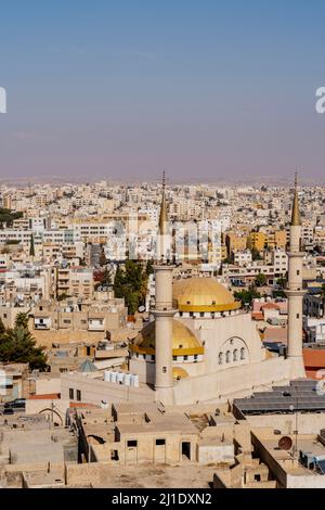 Die Skyline der Stadt Madaba, Gouvernement Madaba, Jordanien. Stockfoto