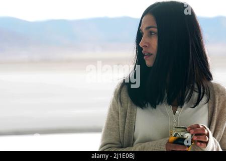 ELODIE YUNG in THE CLEANING LADY (2022), Regie: JON AMIEL. Kredit: Fox Entertainment / Warner Bros. Television / Album Stockfoto