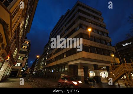 03.01.2022, Deutschland, Bremen, Bremen - Dunkle Fassade der 2021 insolventen Greensill Bank in der Stadt. 00A220103D147CAROEX.JPG [MODELLVERSION: NICHT APPIL Stockfoto