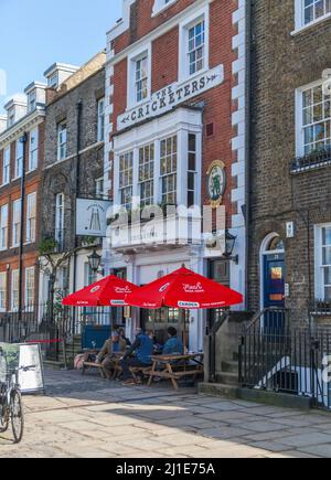 The Cricketers Pub in Richmond neben The Green in London, England, Großbritannien Stockfoto