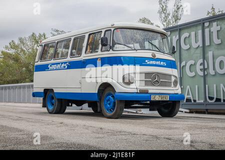 BARCELONA, SPANIEN-10. OKTOBER 2021: 1961 Mercedes-Benz O 319 Minibus (L 319) Stockfoto