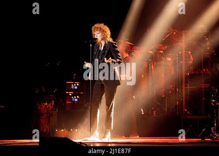 24. März 2022, Bergamo, Provincia di Bergamo, Italien: Fiorella Mannoia Live-Konzert im Creberg Teatro. (Bild: © Andrea Ripamonti/Pacific Press via ZUMA Press Wire) Stockfoto