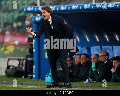 PALERMO, ITALIEN - 24. MÄRZ: Roberto Mancini, Cheftrainer Italiens, reagiert während des FIFA-WM-Qualifikationsspiels 2022 zwischen Italien und Nordmakedonien im Stadio Renzo Barbera am 24. März 2022 in Palermo, . (Foto nach MB-Medien) Stockfoto