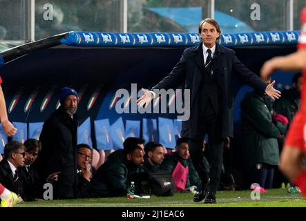 PALERMO, ITALIEN - 24. MÄRZ: Roberto Mancini, Cheftrainer Italiens, reagiert während des FIFA-WM-Qualifikationsspiels 2022 zwischen Italien und Nordmakedonien im Stadio Renzo Barbera am 24. März 2022 in Palermo, . (Foto nach MB-Medien) Stockfoto