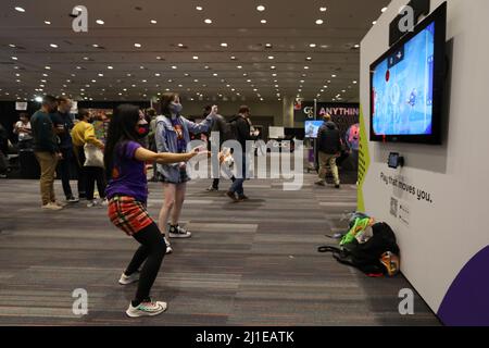 San Francisco, USA. 24. März 2022. Menschen besuchen die Game Developers Conference im Moscone Center in San Francisco, Kalifornien, USA, 24. März 2022. Quelle: Liu Yilin/Xinhua/Alamy Live News Stockfoto