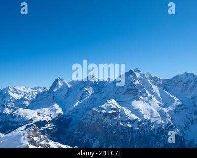 Winteransicht vom Schilthorn, Schweiz, auf die berühmten Berge Eiger, Mönch und Jungfrau Stockfoto