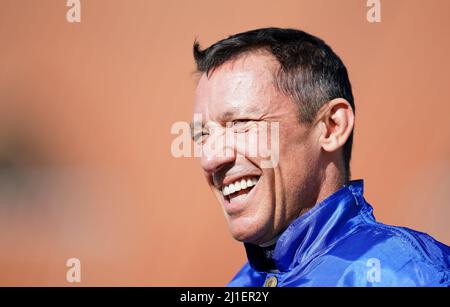 Aktenfoto vom 24-09-2021 von Jockey Frankie Dettori. Frankie Dettori freut sich, am Samstag bei der Dubai World Cup in Meydan mit dem amerikanischen Trainer Bob Baffert zusammenzuarbeiten. Ausgabedatum: Freitag, 25. März 2022. Stockfoto