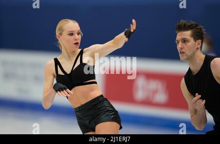 Sud de France Arena, Montpellier, Frankreich. 25. März 2022. Mariia Ignateva und Danijil Leonyidovics Szemko aus Ungarn während des Pairs Ice Dance, der Eiskunstlauf-Weltmeisterschaft in der Sud de France Arena, Montpellier, Frankreich. Kim Price/CSM/Alamy Live News Stockfoto