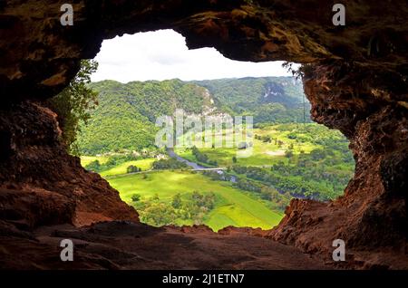 Window Cave (Cueva Ventana) in Arecibo in der Nähe von San Juan, Puerto Rico. Stockfoto