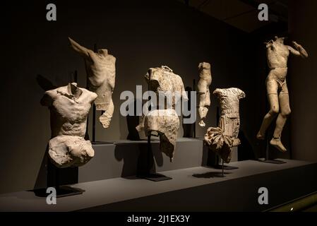 Originalfragmente von Formen und Modellen der Sagrada Familia in der Gaudí-Ausstellung im MNAC-Museum 2021 (Barcelona, Katalonien, Spanien) Stockfoto