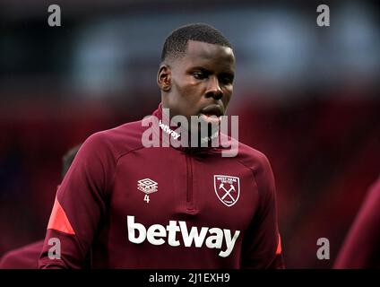 Aktenfoto vom 22-01-2022 von Kurt Zouma von West Ham United. West Ham hat neun Tierschutzorganisationen Spenden zuteil gemacht, nachdem Kurt Zouma wegen des Tritts seiner Haustierkatze eine Geldbuße des Clubs erhalten hatte. Ausgabedatum: Freitag, 25. März 2022. Stockfoto