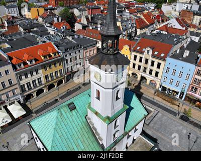 GLIWICE, POLEN - 11. MAI 2021: Stadtplatz Rynek Luftaufnahme in Gliwice Stadt in Polen, einer der größten Städte der oberschlesischen Metropolregion. Stockfoto