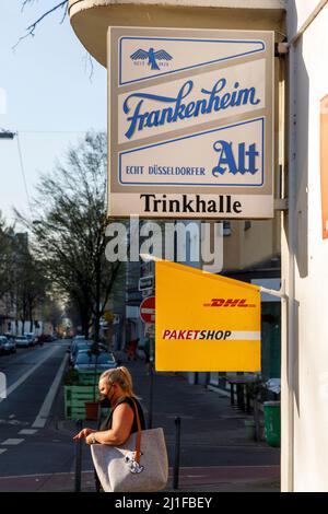 Paketshop in einem Geschäft an der Ecke Stockfoto