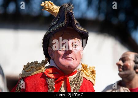 Italien, Flohmarkt, Statue von Pazzariello, Figur und weit verbreitetes Merkmal von Neapel Stockfoto