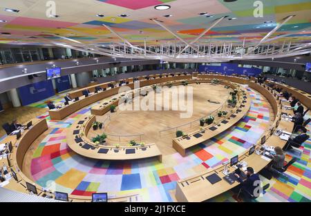 (220325) -- BRÜSSEL, 25. März 2022 (Xinhua) -- führende Persönlichkeiten nehmen am Europäischen Rat in Brüssel, Belgien, am 24. März 2022 Teil. ZU DEN XINHUA-SCHLAGZEILEN VOM 25. MÄRZ 2022 (Europäische Union/Handout über Xinhua) Stockfoto