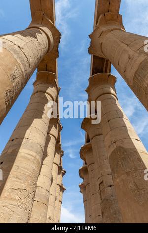 Prozessionskolonnade von Amenhotep III, Tempel von Luxor Stockfoto