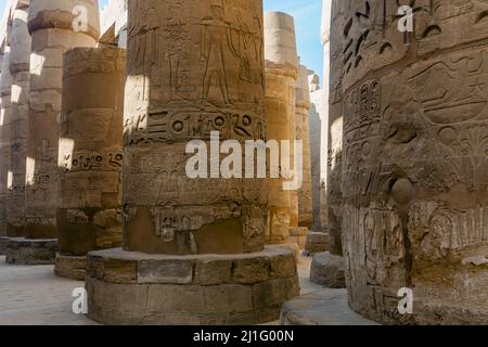 Die große Hypostyle-Halle in Karnak, Luxor Stockfoto