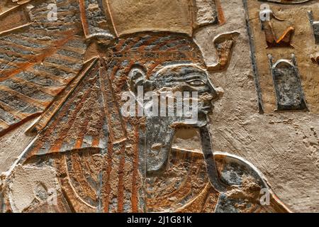 Ptah-Sokar-Ossiris Empfangen Weihrauch vom pharao Ramesses III im Grab von Ramesses III, KV11, das Tal der Könige Stockfoto