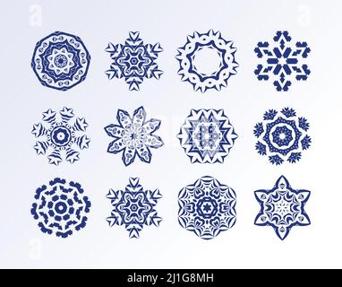 Schneeflocken Weihnachten Symbole. Blaue Schneeflocken, Fraktale oder Mandala. Stock Vektor