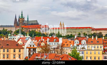 Panoramablick auf das Burgviertel in Prag, Tschechien Stockfoto