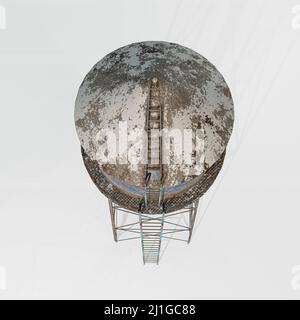 Wassertankturm isoliert auf weißem Hintergrund 3D Abbildung Stockfoto