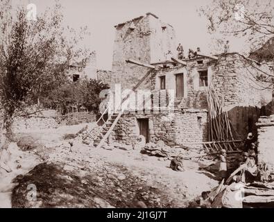 Vintage-Foto der georgischen Militärstraße. Mlety aul (Dorf). Russisches Reich. 1890-1900 Stockfoto