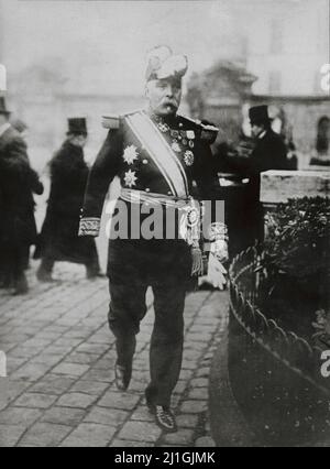 Vintage-Foto des französischen Generals Pau. 1916 Paul Marie Cesar Gerald Pau (1848–1932) war ein französischer General, der im Deutsch-Französischen Krieg und in W diente Stockfoto